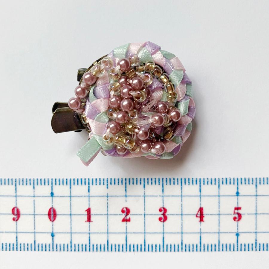 紅女　joncher　ビーズリボンくるくるミニクリップブローチ（ライトパープル）　クリップにもブローチにもなる2wayアイテム |  | 02