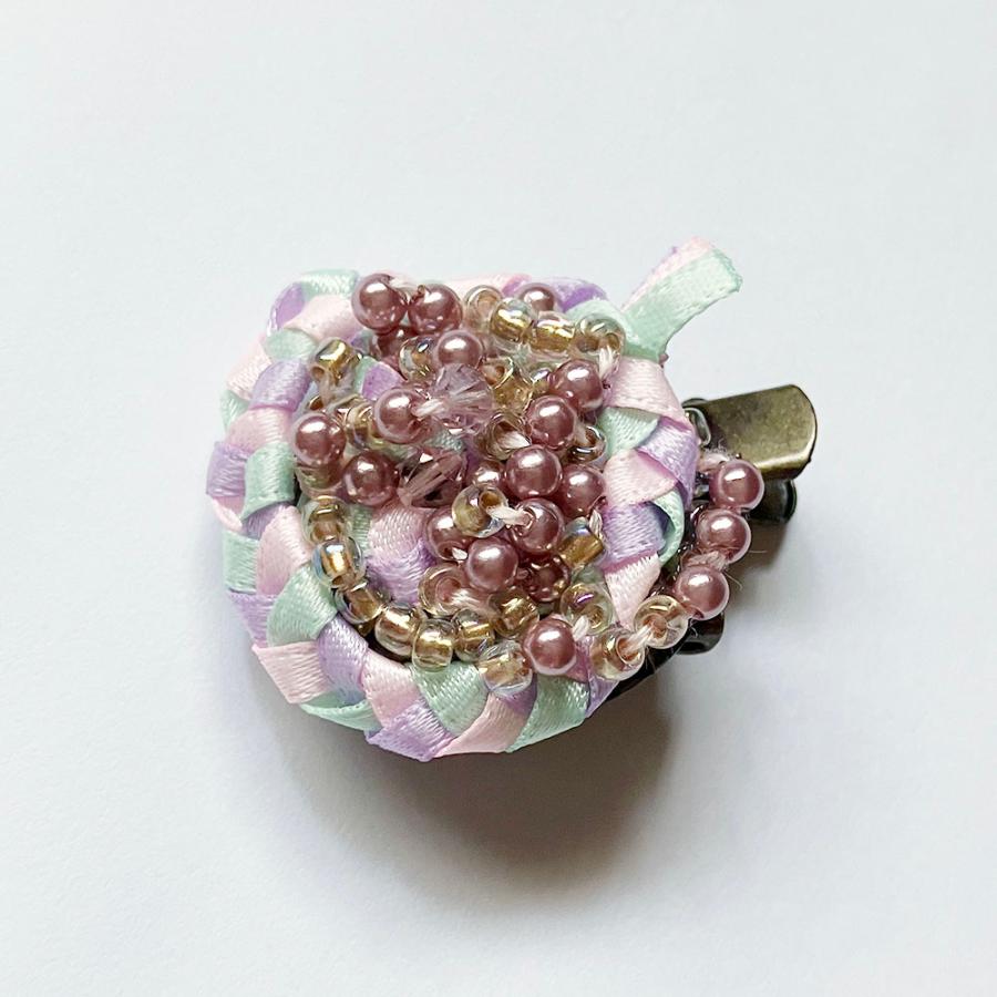 紅女　joncher　ビーズリボンくるくるミニクリップブローチ（ライトパープル）　クリップにもブローチにもなる2wayアイテム |  | 06