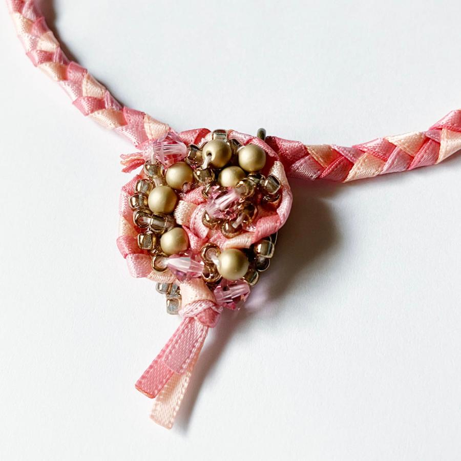 紅女　joncher　ビーズリボンペンダント（ピンク）　ビーズ・リボンを組み合わせたペンダント | 