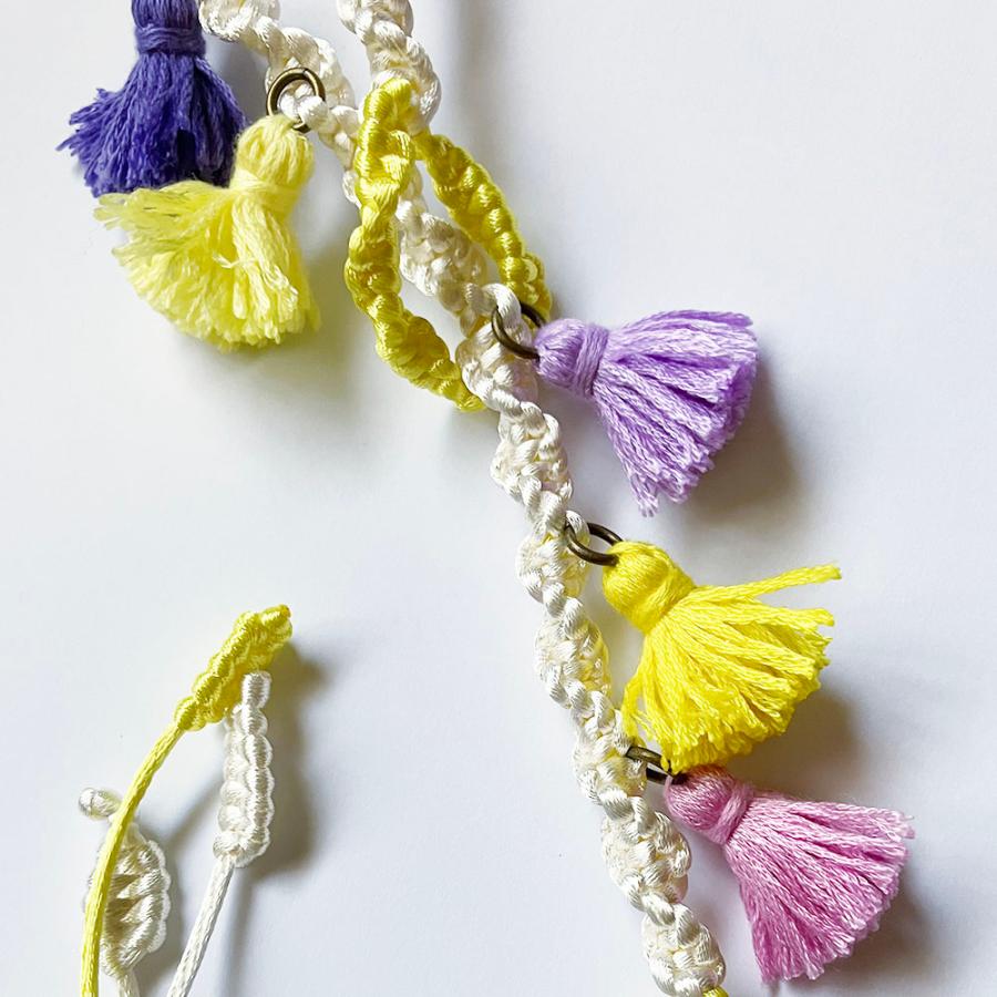 紅女　joncher　ポンポンタッセルラリエット（ホワイト） |  | 05