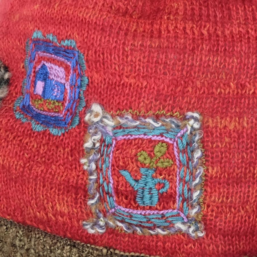 Ｍ．＆ＫＹＯＫＯ　モヘヤアルパカ刺繍ニット帽（レッド　チャコールグレー）刺繍がポイントのワッチタイプ | M.&KYOKO | 05