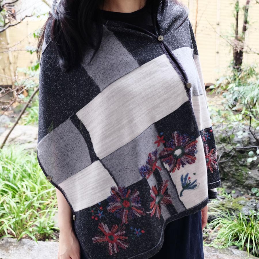 【SALE】Ｍ．＆ＫＹＯＫＯ　ブロックリンクス春夏さらさらボタン付きストール （ブラック　ブルー）＜メーカー希望小売価格27500円＞ | M.&KYOKO | 03