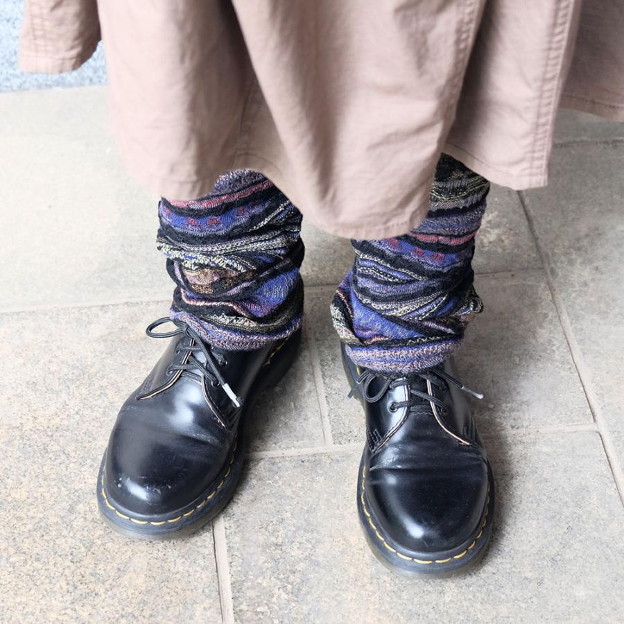 Ｍ．＆ＫＹＯＫＯ　実りの森レッグウォーマー（ライトブルー　ブラック）テキスタイルの変化がつまったカラフルレッグウォーマー | M.&KYOKO | 02