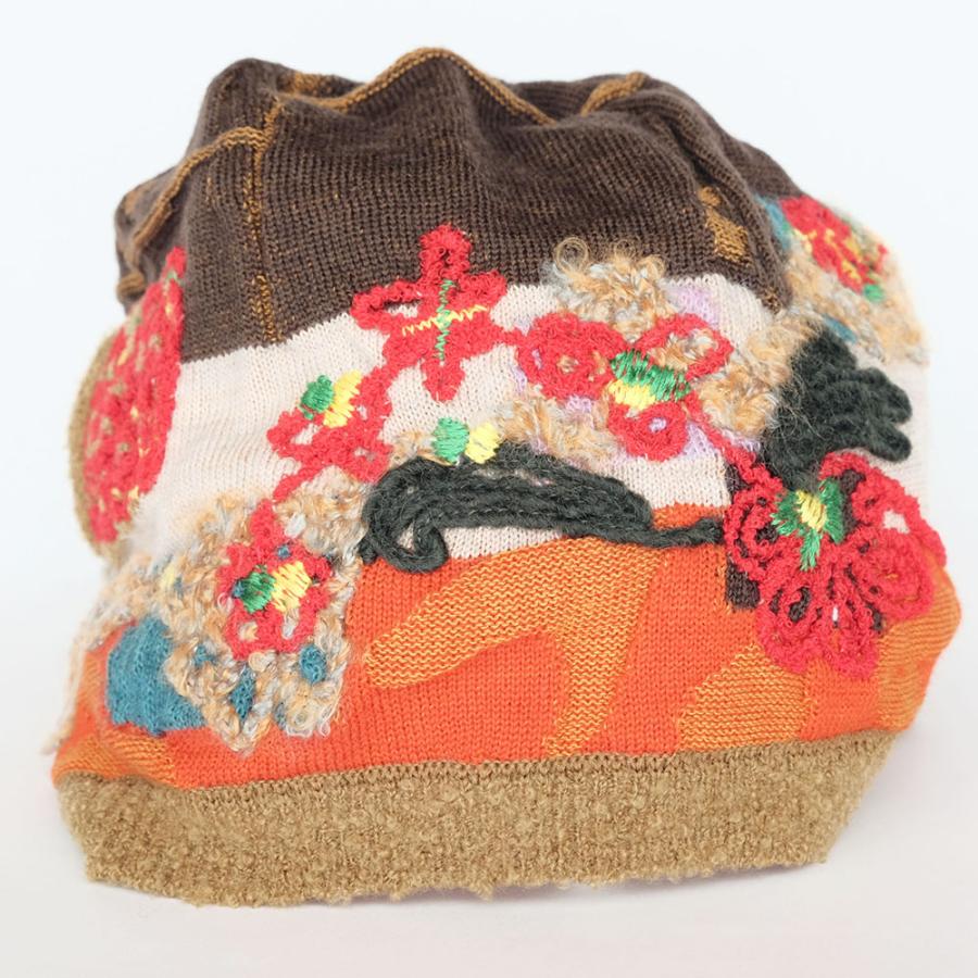 Ｍ．＆ＫＹＯＫＯ　フラワーベース刺繍ニット帽 （ブラウンオレンジ　チャコールブルー） | M.&KYOKO | 01