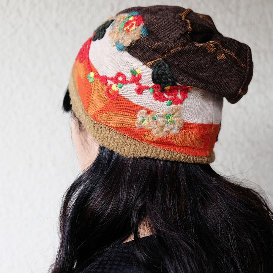 Ｍ．＆ＫＹＯＫＯ　フラワーベース刺繍ニット帽 （ブラウンオレンジ　チャコールブルー） | M.&KYOKO | 03
