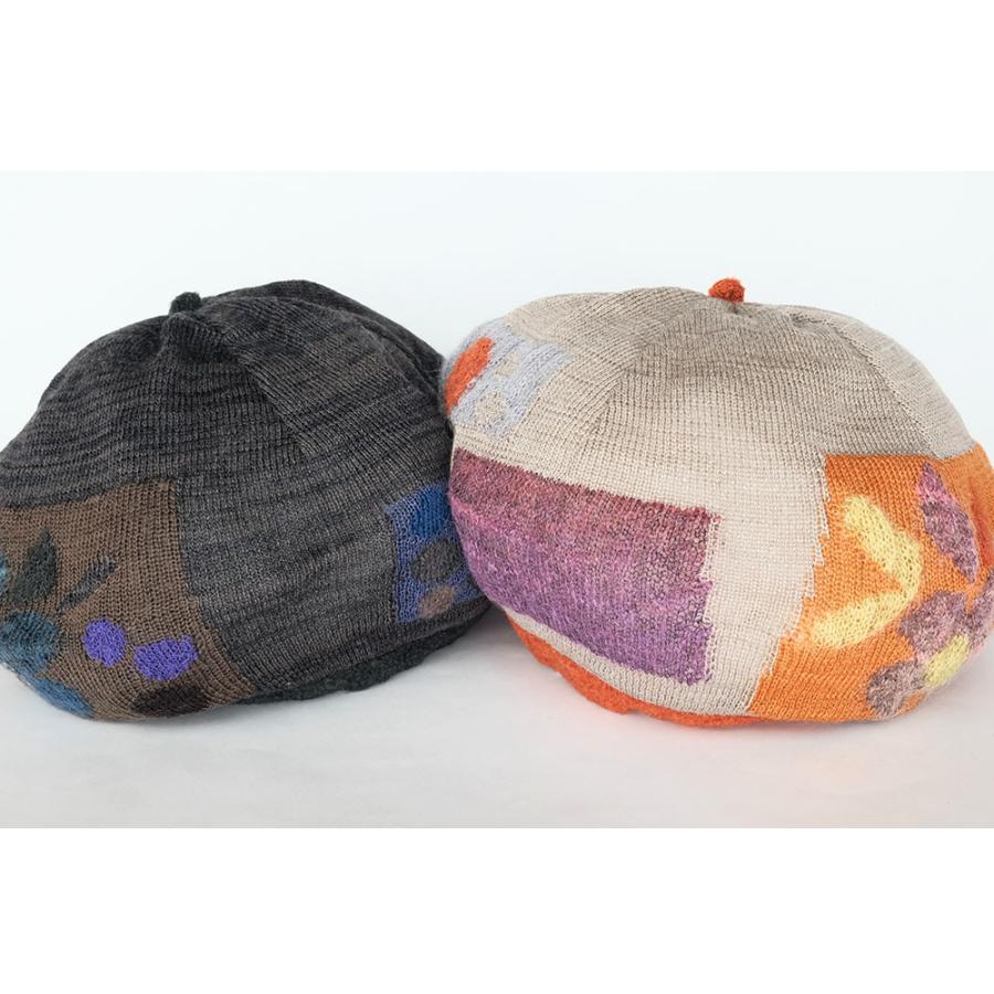 Ｍ．＆ＫＹＯＫＯ　秋冬アートフラワーニットベレー帽   (チャコール　ベージュ） 薄手のスッキリスタイルのニットベレー帽！ | M.&KYOKO