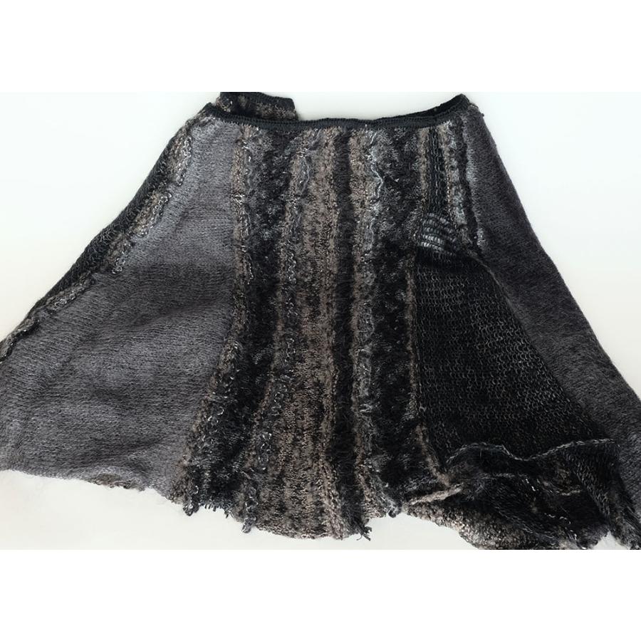 Ｍ．＆ＫＹＯＫＯ　ファンシーボーダー円形ショール （ブラック　イエロー）ふんわり軽やかな大判スヌード | M.&KYOKO | 01