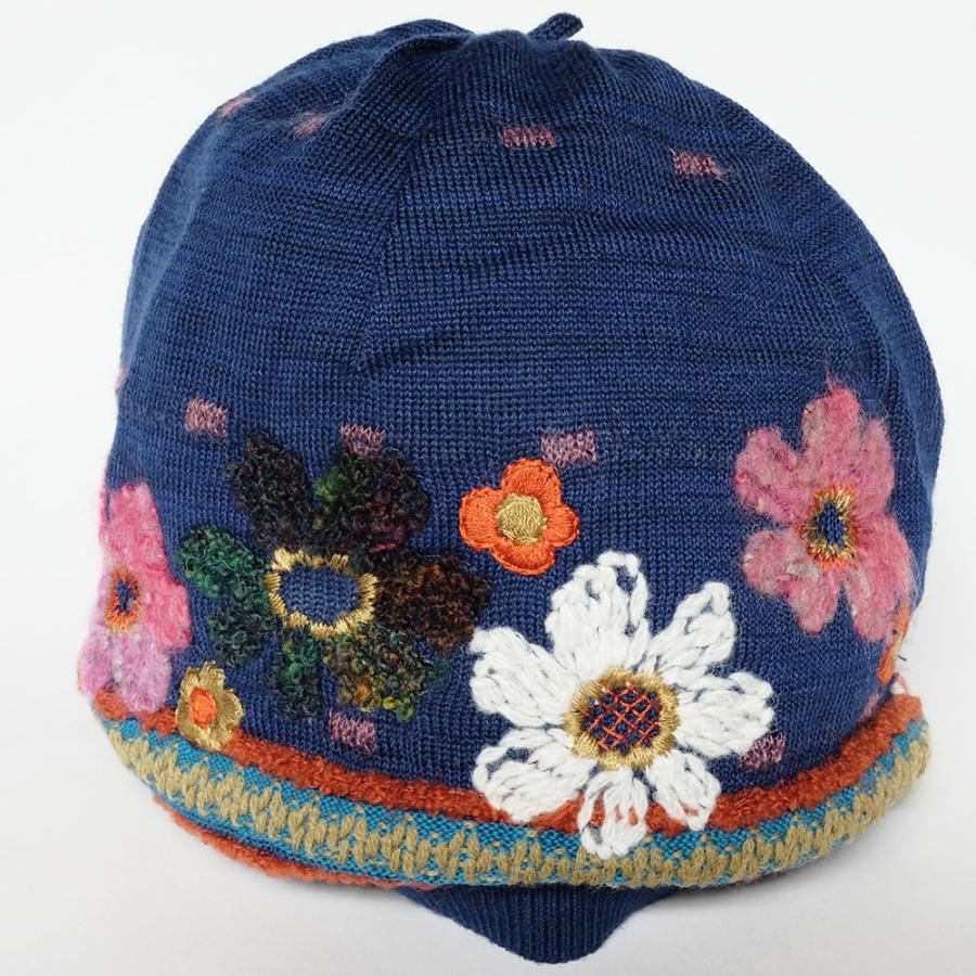 Ｍ．＆ＫＹＯＫＯ　一面の花刺繍ニット帽 （レッド　ブルー） | M.&KYOKO | 02