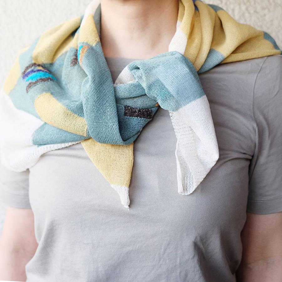 Ｍ．＆ＫＹＯＫＯかけらモザイクましかくショール （グリーン　ブラック）サラサラ素材のスクエア型のストール | M.&KYOKO | 03