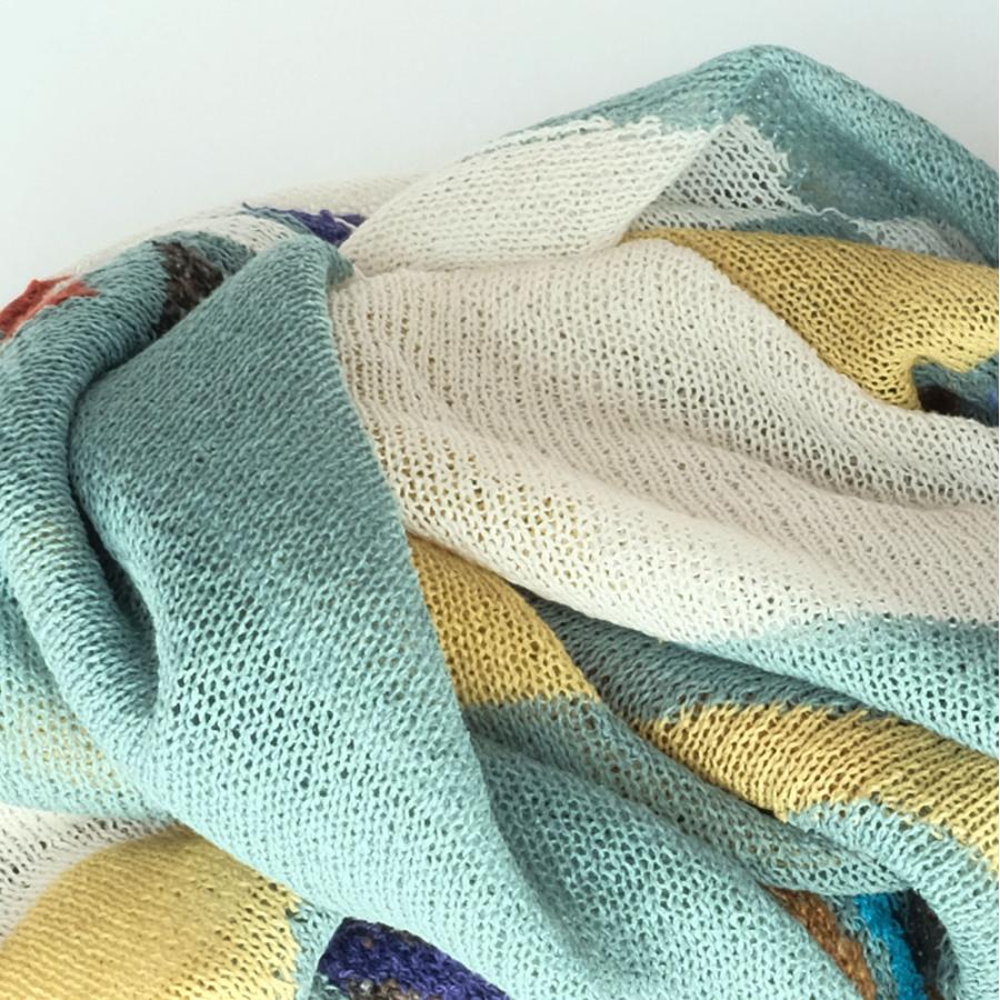 Ｍ．＆ＫＹＯＫＯかけらモザイクましかくショール （グリーン　ブラック）サラサラ素材のスクエア型のストール | M.&KYOKO | 05