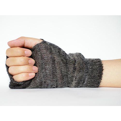 Ｍ．＆ＫＹＯＫＯ　グラデーションアームウォーマー　ふわふわ素材で同系色グラデーションのアームウォーマー（コサージュ付き）　 |  | 02