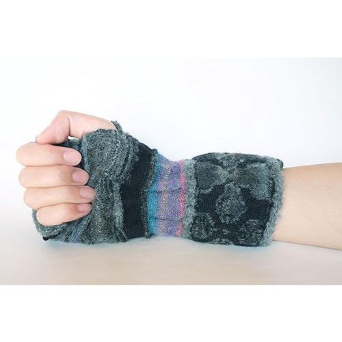 Ｍ．＆ＫＹＯＫＯ　ふわふわショートアームウォーマー　テキスタイルの変化がぎゅっとつまったフィンガーレス手袋 |  | 02