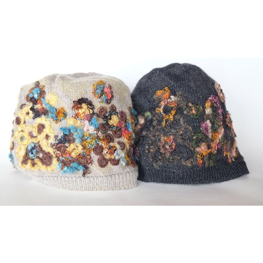 Ｍ．＆ＫＹＯＫＯ　ふわふわ刺繍ニット帽　お花モチーフがアクセントのワッチタイプ | M.&KYOKO