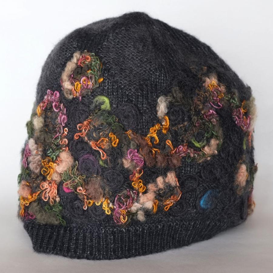 Ｍ．＆ＫＹＯＫＯ　ふわふわ刺繍ニット帽　お花モチーフがアクセントのワッチタイプ | M.&KYOKO | 02