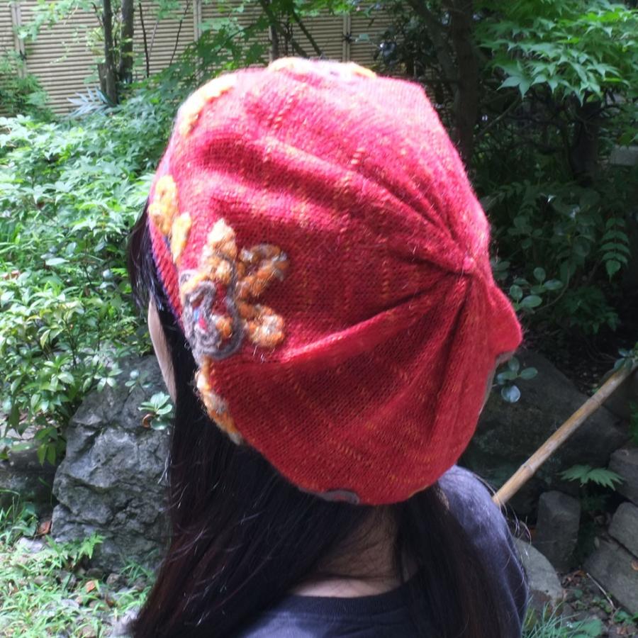 Ｍ．＆ＫＹＯＫＯ　ふわふわ刺繍ニット帽(レッド　グレー）お花モチーフがアクセントのベレータイプ | M.&KYOKO | 01