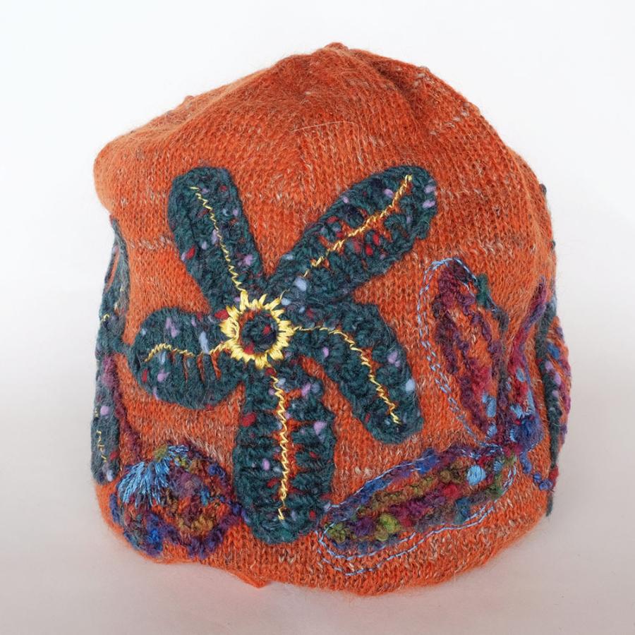 Ｍ．＆ＫＹＯＫＯ　刺繍ニット帽（テラコッタ　パープル）お花モチーフの刺繍がポイントのワッチタイプ | M.&KYOKO | 01