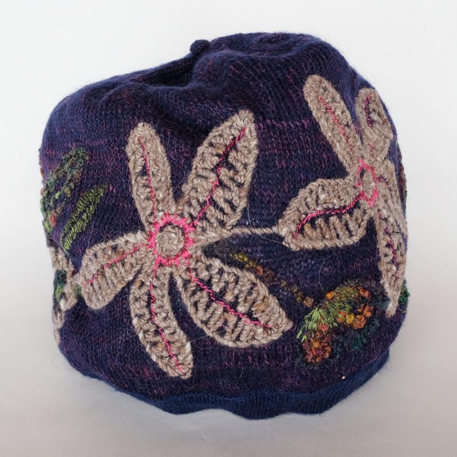 Ｍ．＆ＫＹＯＫＯ　刺繍ニット帽（テラコッタ　パープル）お花モチーフの刺繍がポイントのワッチタイプ | M.&KYOKO | 02