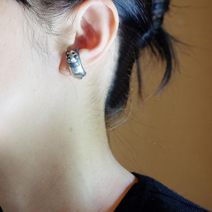 紅女　シルバー脱力パンダイヤーカフ　だらんと力の抜けた子パンダのイヤーカフ |  | 05