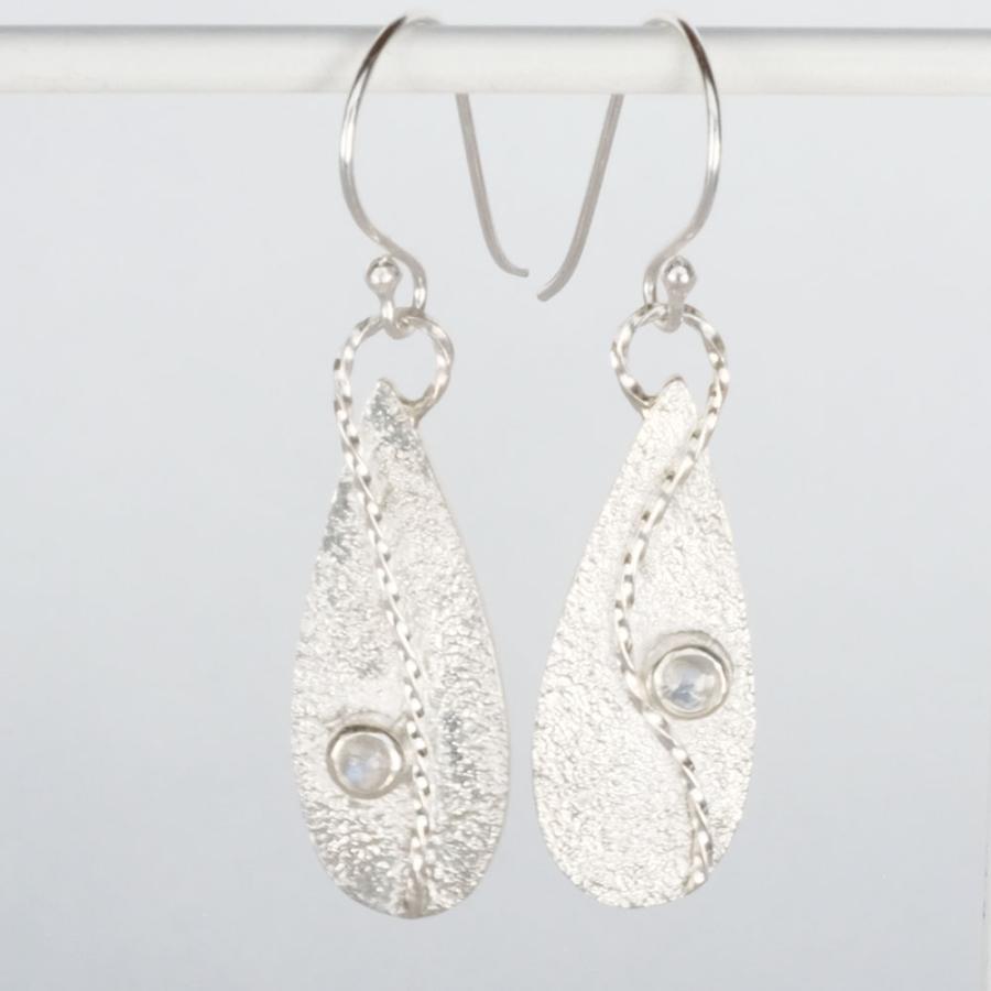 紅女　シルバーアシンメトリーピアス（ロイヤルブルームーンストーン）　 |  | 01