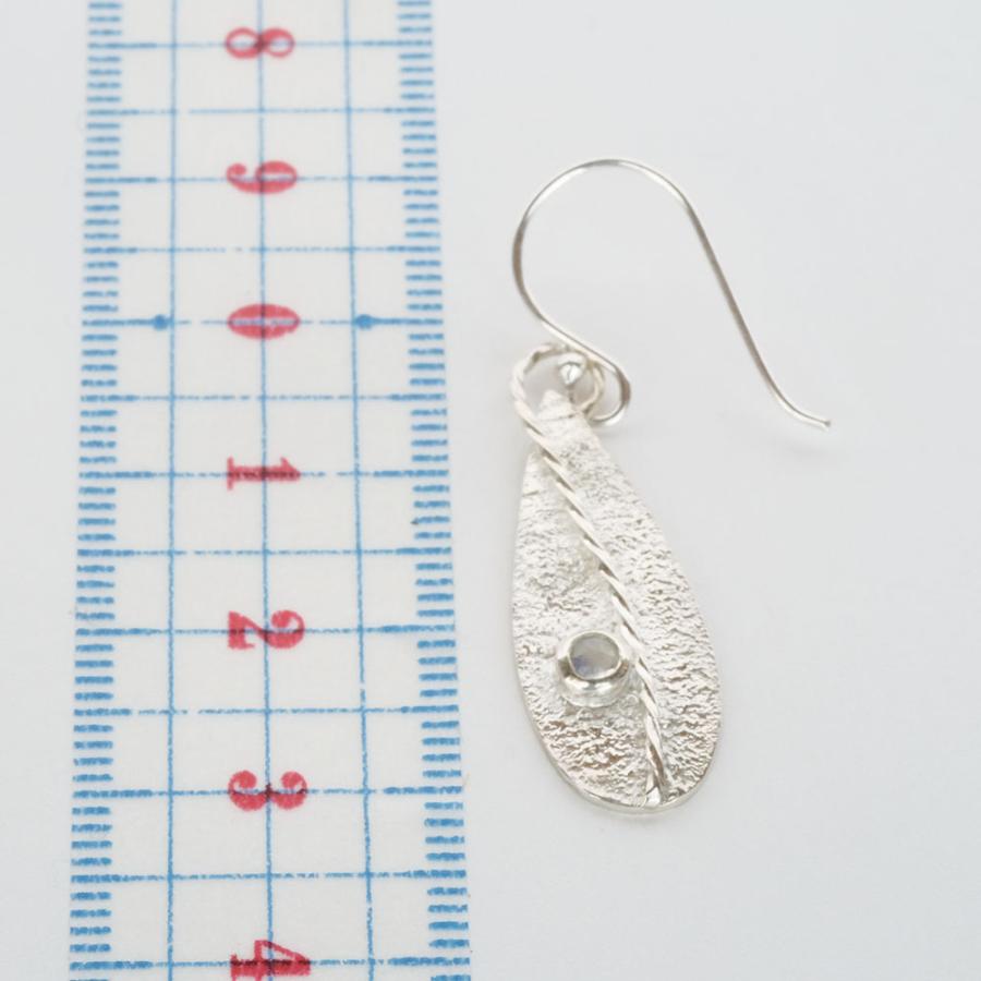 紅女　シルバーアシンメトリーピアス（ロイヤルブルームーンストーン）　 |  | 02