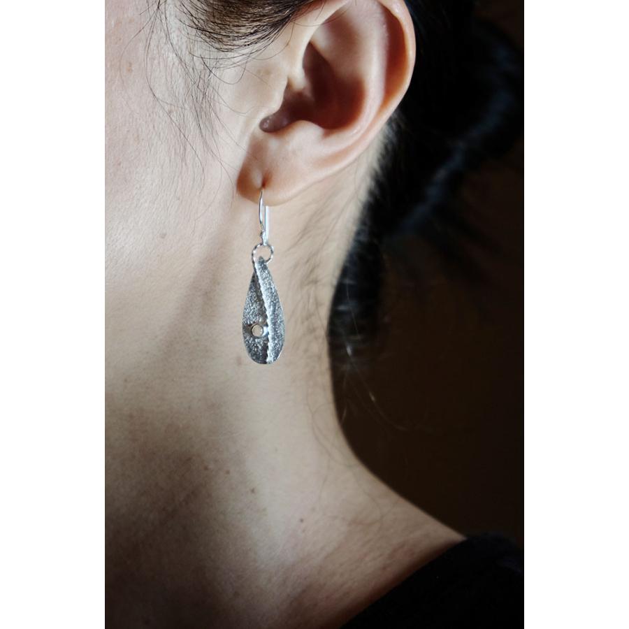 紅女　シルバーアシンメトリーピアス（ロイヤルブルームーンストーン）　 |  | 04