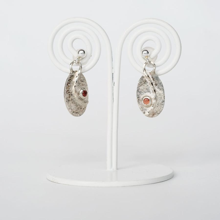 紅女　シルバーアシンメトリーピアス（ガーネット） |  | 01