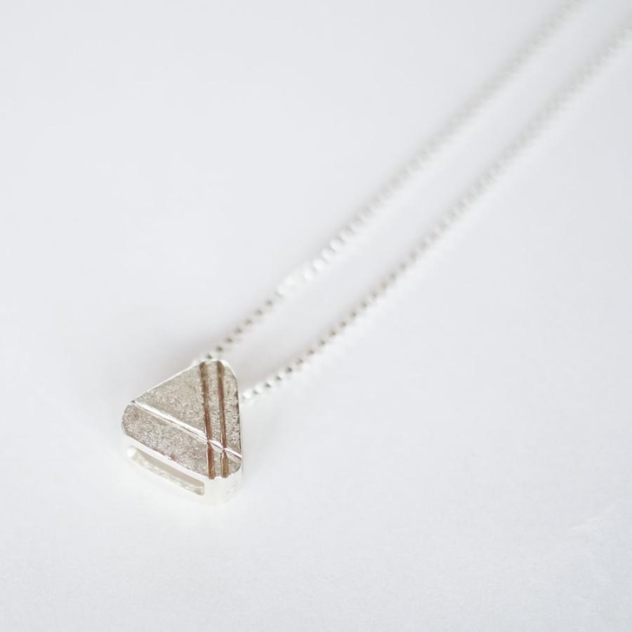 紅女　シルバーサンカクペンダント | 