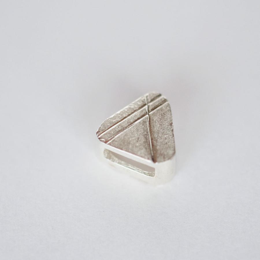 紅女　シルバーサンカクペンダント |  | 03