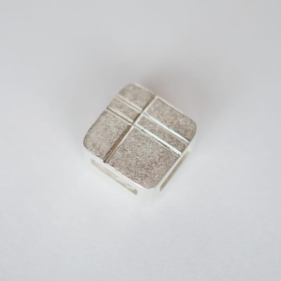 紅女　シルバーシカクペンダント |  | 02