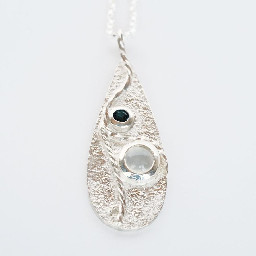 紅女　シルバー・ムーンストーン×ブルートルマリン（ダーク）ペアシェーブペンダント | 