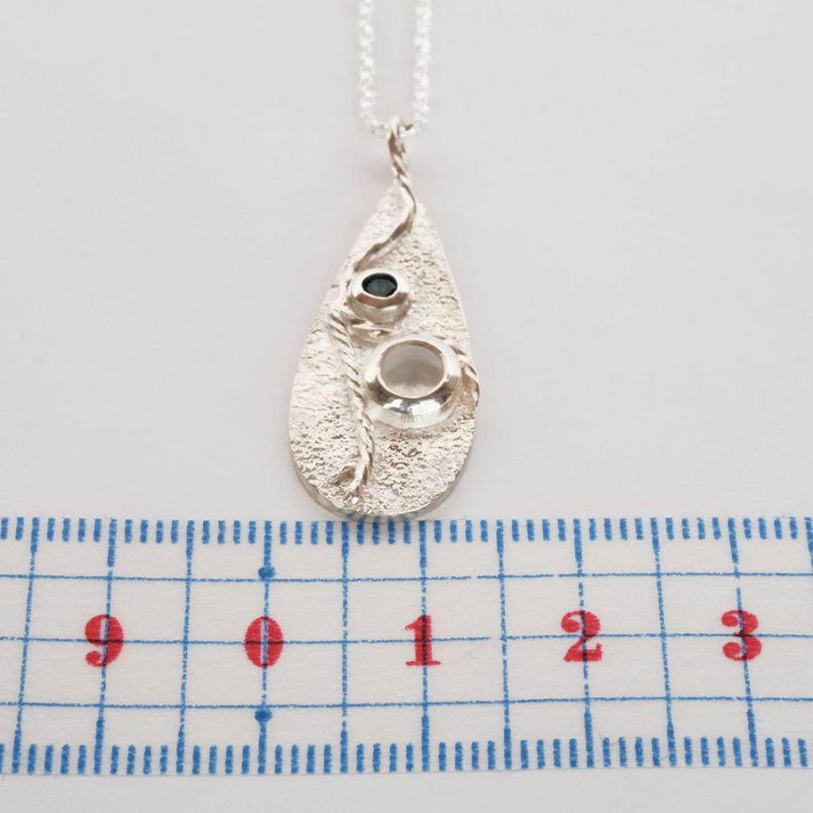 紅女　シルバー・ムーンストーン×ブルートルマリン（ダーク）ペアシェーブペンダント |  | 01