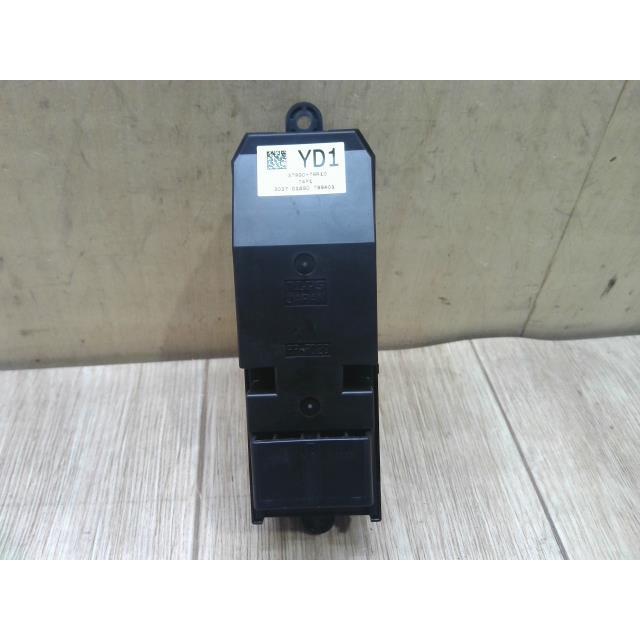 スペーシア DAA-MK53S パワーウインドウスイッチ ハイブリッドG R06A