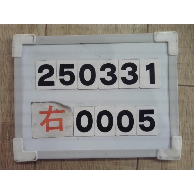デリカD2 DBA-MB15S 右 ヘッドランプ ヘッドライト S K12B Z7T AL