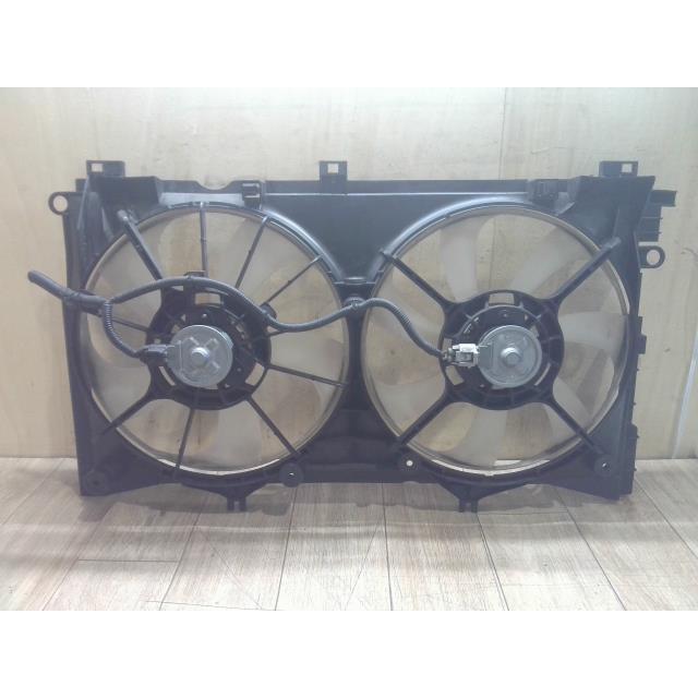 ヴォクシー DBA-ZRR80G 電動ファン ファン ファンモーター X C