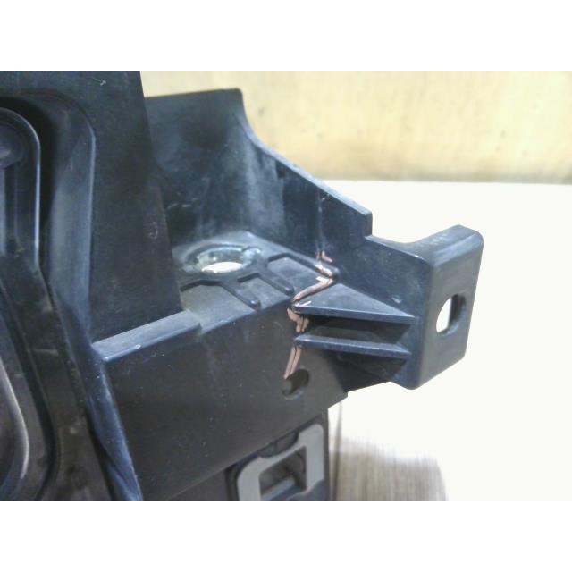 アクセラ LDA-BM2FS  右ヘッドライト 右ヘッドランプ 22XD プロアクティブ SH-VPTR  41W スタンレー B63E-51-031Jの画像