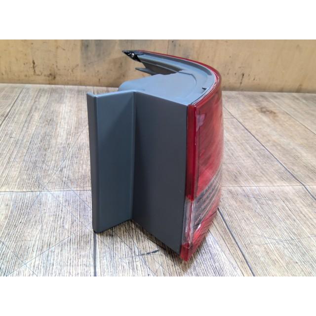 エリシオン DBA-RR1 右 テールランプ 右テールレンズ G 8人 K24A