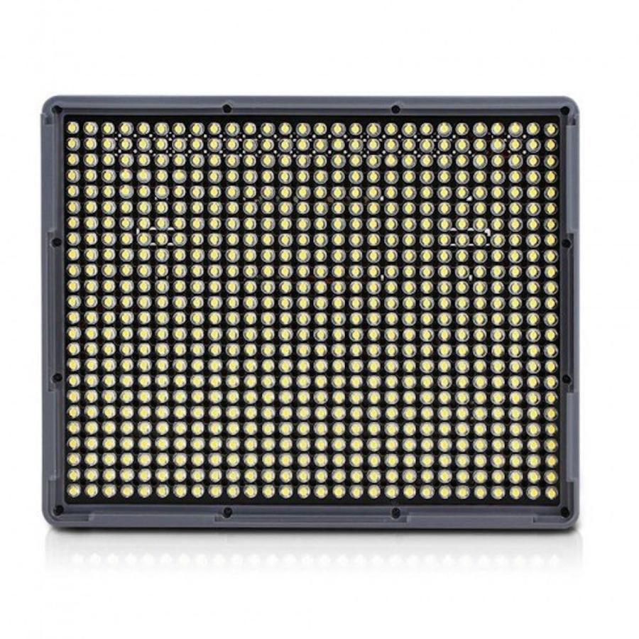 新品Aputure Amaran HR672C 定価38,740円　スタンド付 Aputure Amaran HR672C LEDビデオライト（CRI95+/672 LEDライト