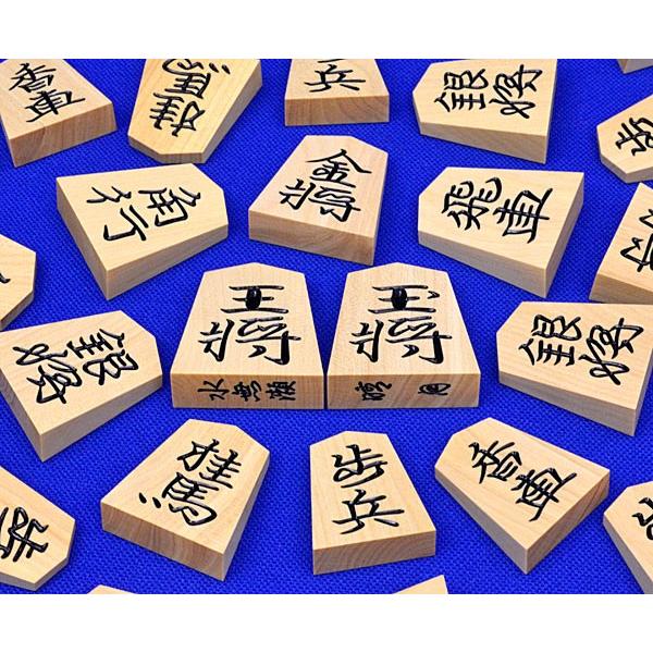 木製将棋駒 晴月作 御蔵島産本黄楊特上彫駒 水無瀬書(駒箱付 木製将棋駒 晴月作 御蔵島産本黄楊特上彫駒 水無瀬書(駒箱付