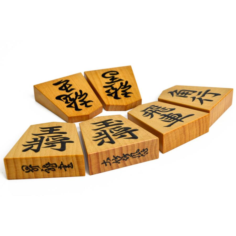 高級盛上将棋駒 大竹竹風作 御蔵島産本黄楊 赤木地 柾 昇龍書 桐 高級盛上将棋駒 大竹竹風作 御蔵島産本黄楊 赤木地 柾 昇龍書 桐