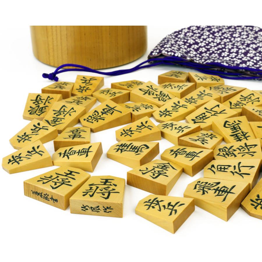 将棋駒 彫駒 竹風作 御蔵島産本黄楊 菱湖書 ※欅丸形駒箱・駒袋 将棋駒 彫駒 竹風作 御蔵島産本黄楊 菱湖書 ※欅丸形駒箱・駒袋