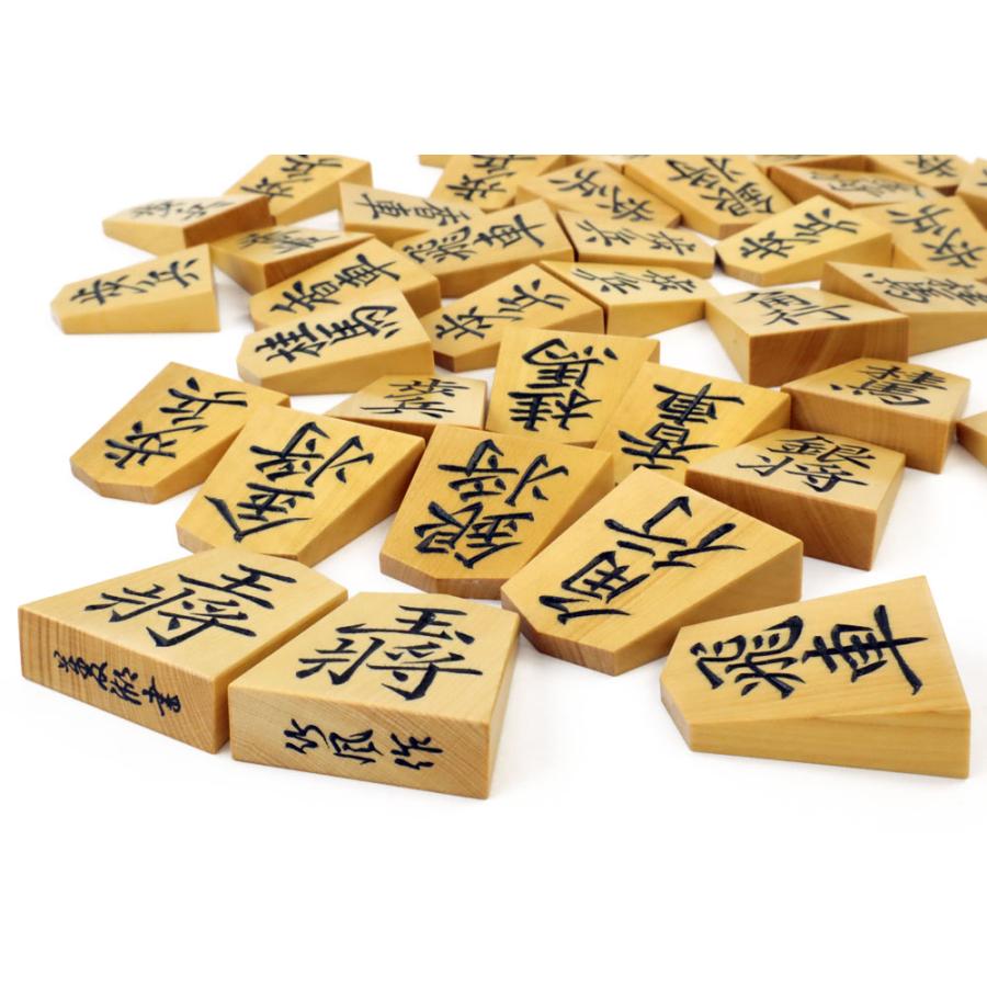 将棋駒 彫駒 竹風作 御蔵島産本黄楊 菱湖書 ※欅丸形駒箱・駒袋 将棋駒 彫駒 竹風作 御蔵島産本黄楊 菱湖書 ※欅丸形駒箱・駒袋