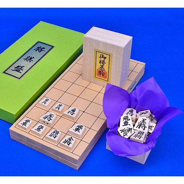 木製将棋セット 新桂5号折将棋盤セット(将棋駒白椿上彫) : 囲碁将棋