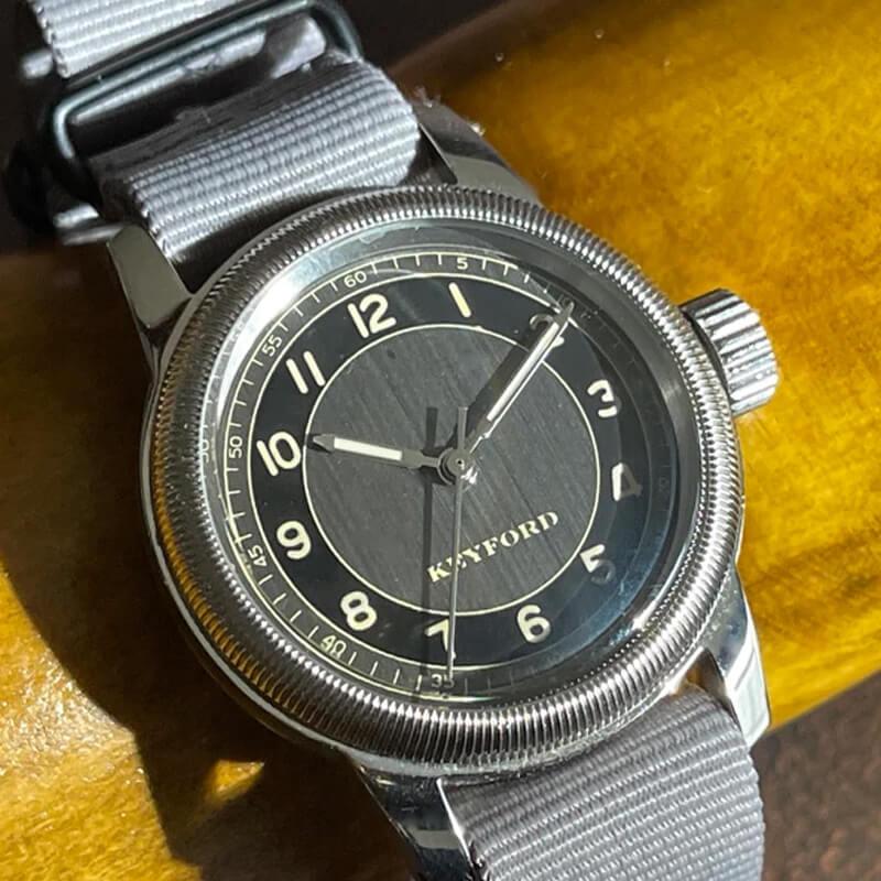 M.R.M.W. (Montre Roroi Militaly Watch/モントルロロイ ミリタリーウォッチ) TUXEDO DIAL GRAY 腕時計の画像