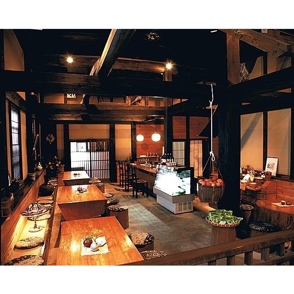 お中元&お歳暮にも 程よい甘味と酸味の林檎た〜っぷり アップルパイの店『林檎と葡萄の樹』 お中元&お歳暮にも 程よい甘味と酸味の林檎た〜っぷり アップルパイの店『林檎と葡萄の樹』