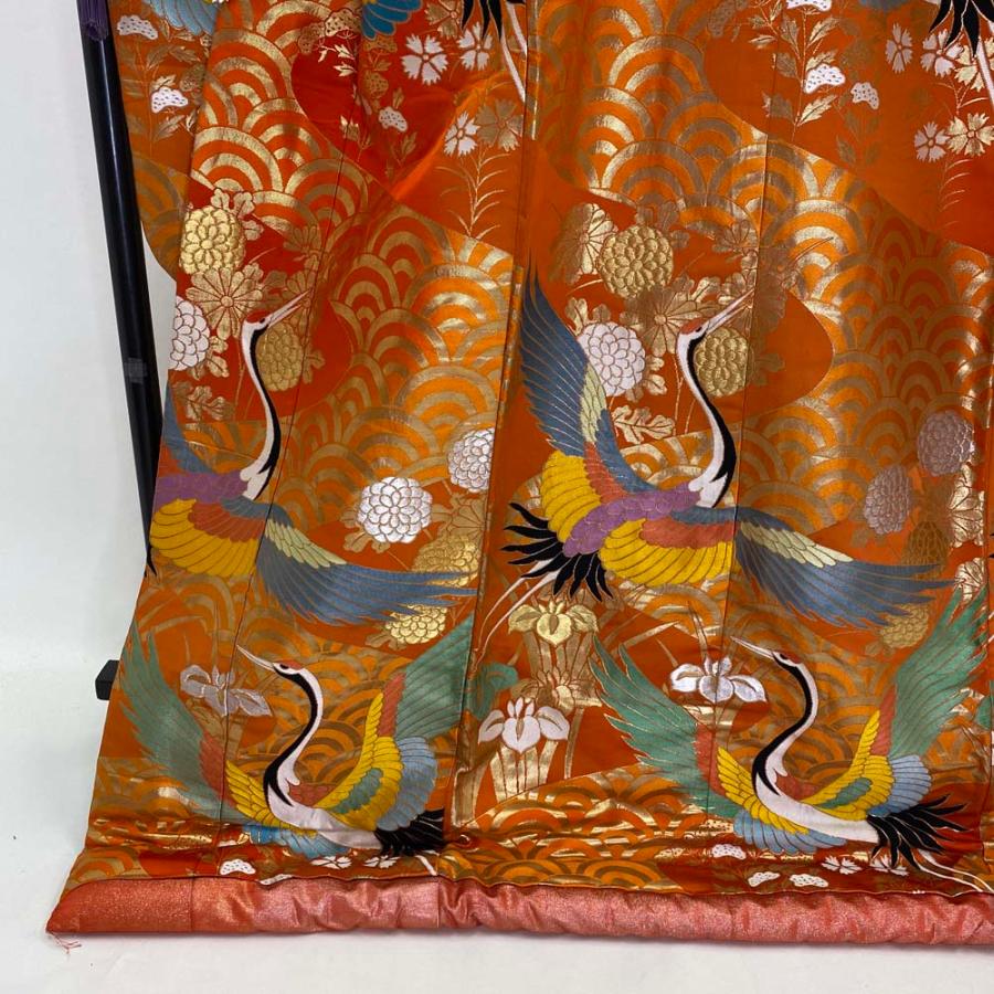 鶴刺繍オレンジ色打掛中古 色打掛 正絹 菊 鶴 刺繍 金 オレンジ 打掛 花嫁衣裳 婚礼 リサイクル