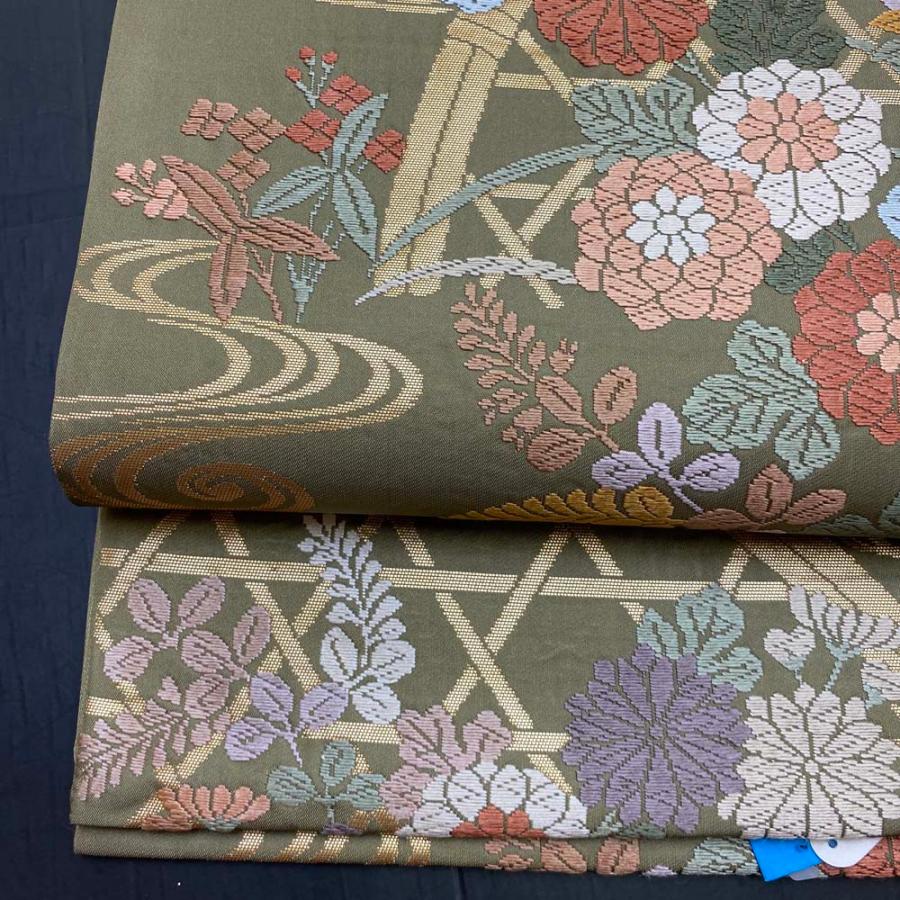 【袋帯】刺繍 抹茶色 六通柄袋帯 色無地 訪問着 付け下げ 中古 礼装 正絹 仕立て上がり リサイクル 434cm 2846 刺繍 抹茶色 六通柄袋帯 色無地 訪問着 付け下げ 中古 礼装 正絹