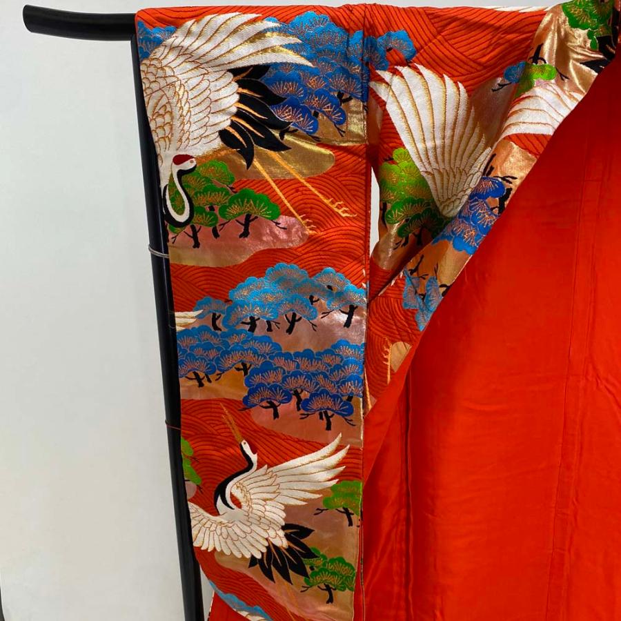 色打掛 正絹 鶴 刺繍 金 打掛 Mサイズ 裄65 花嫁衣裳 婚礼 リサイクル
