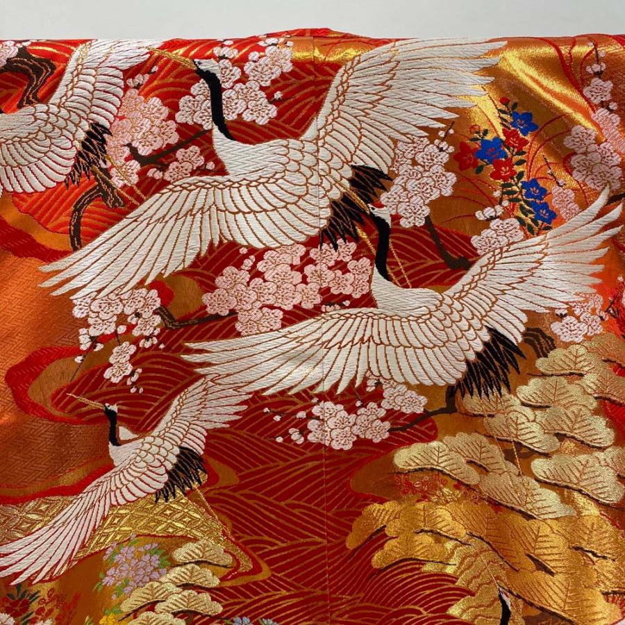 大幅値下げ！50%OFF】花嫁色打掛け朱、黒色/金刺繍鶴/菊模様 美品