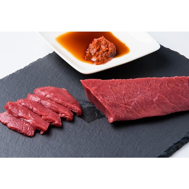 馬刺し】会津馬刺し!新鮮なロース馬刺しをお届け!秘伝辛し味噌タレ付(ブロック 100g ¥1728 約2人前) :aizubasasi:肉の庄治郎 - 通販 - Yahoo!ショッピング 馬刺し】会津馬刺し!新鮮なロース馬刺しをお届け!秘伝辛し味噌タレ付(ブロック 100g ¥1728 約2人前) :aizubasasi:肉の庄治郎 - 通販 - Yahoo!ショッピング
