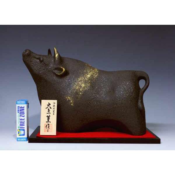 信楽焼 大原 薫作干支「黒釉金彩丑」 : うつわの翔山 ヤフー店 - 通販